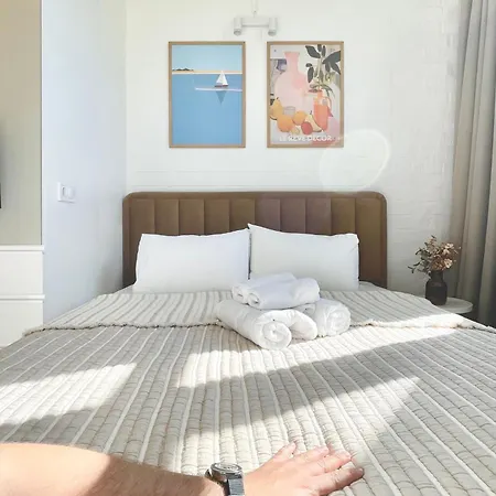 Seventeen White Apartment Odesa